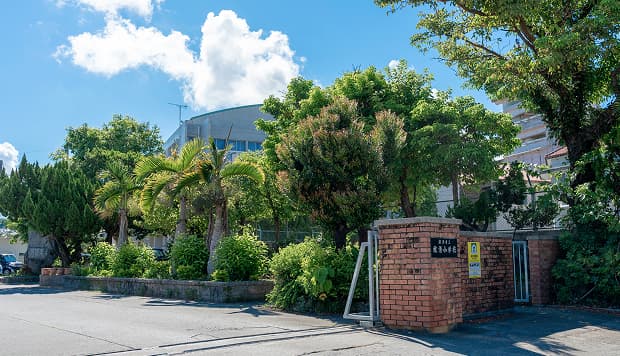 浦添市立牧港小学校