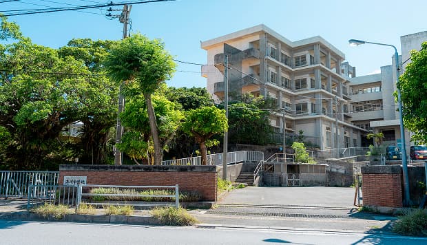 浦添市立港川中学校
