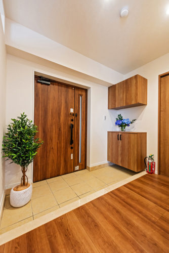 ワイドな玄関と贅沢な空間使いで快適な毎日