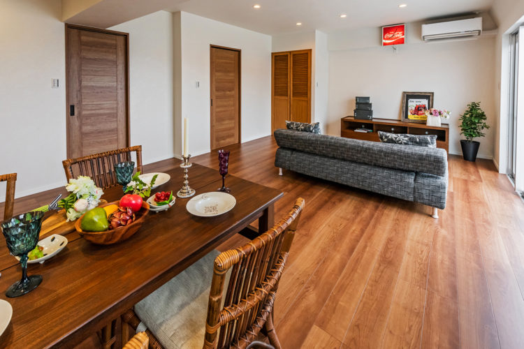 ワイドな玄関と贅沢な空間使いで快適な毎日