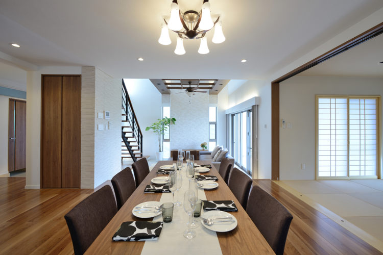 機能的な空間設計とモダンデザインの融和