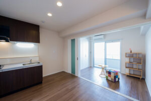 色彩豊かなテーマカラーが映えるお部屋