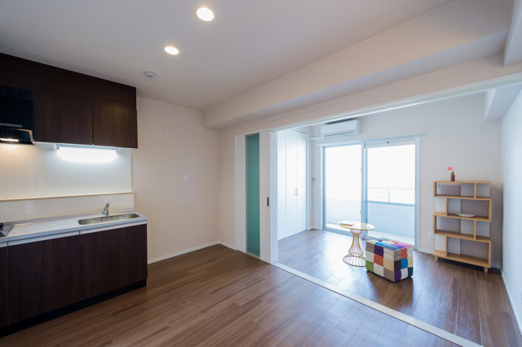 色彩豊かなテーマカラーが映えるお部屋