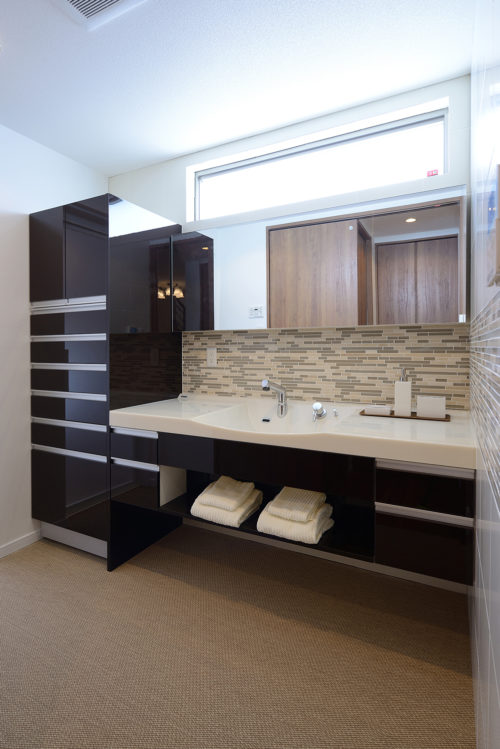 機能的な空間設計とモダンデザインの融和