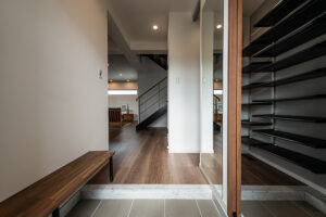 ゆとりのあるプライベート空間を保った共同住宅