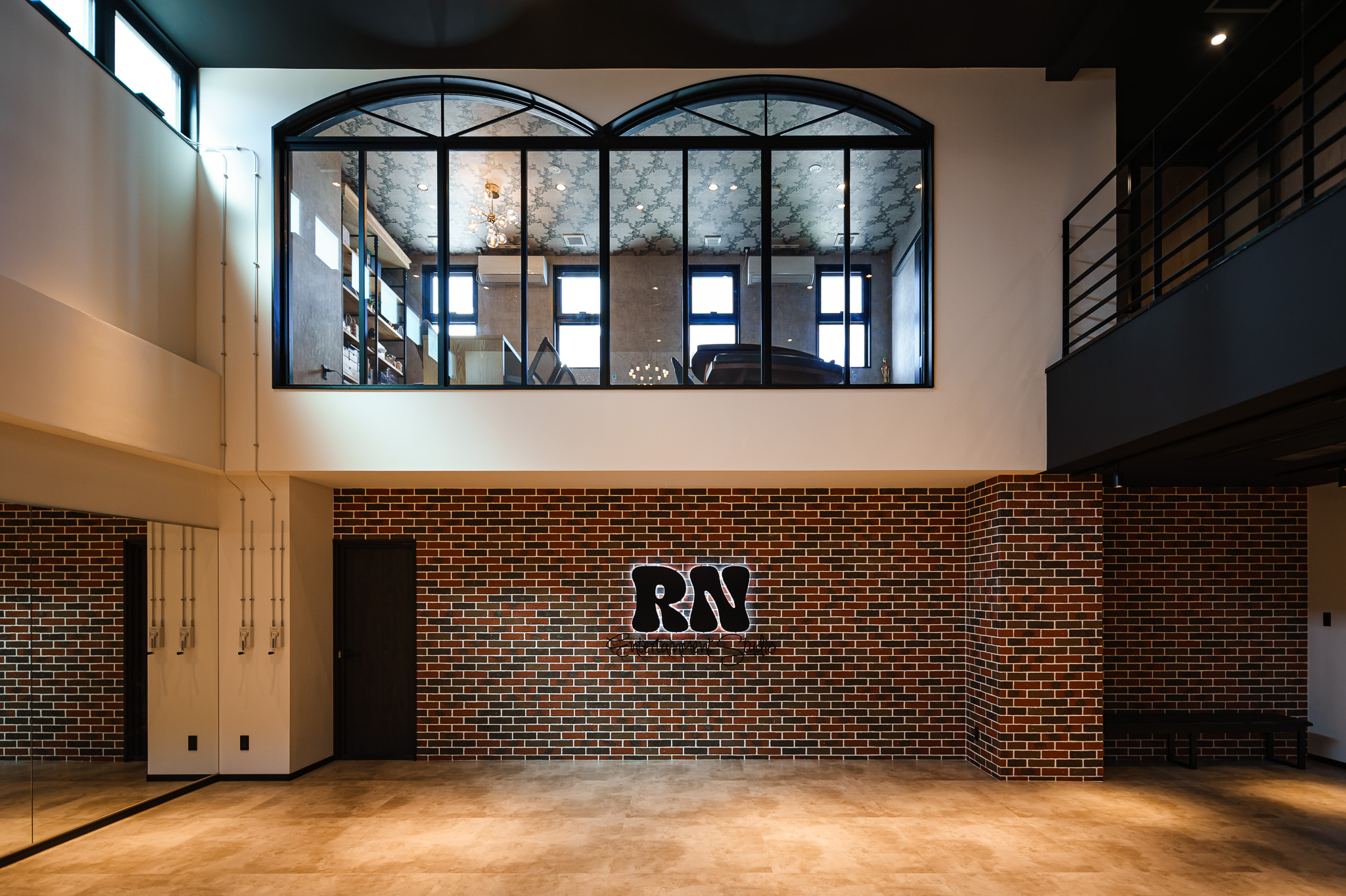 ダンススタジオを併設させた事務所兼住宅、防音対策もバッチリ！気密性の高いRC造だからこそ