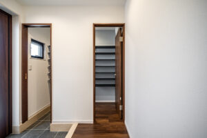 回遊動線・家事動線が考えられたコンパクトな平屋