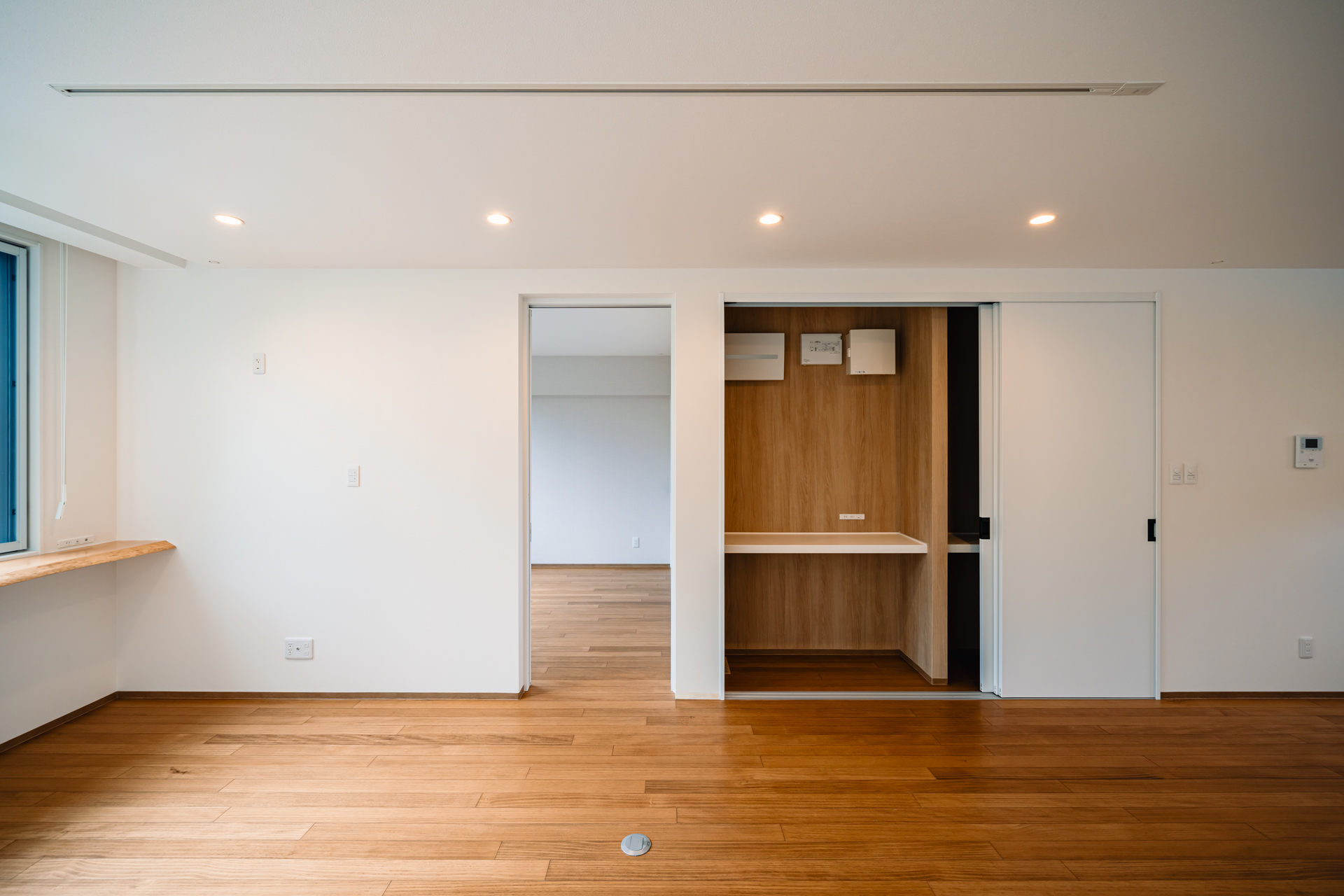 白を基調としたこだわりの二世帯住宅