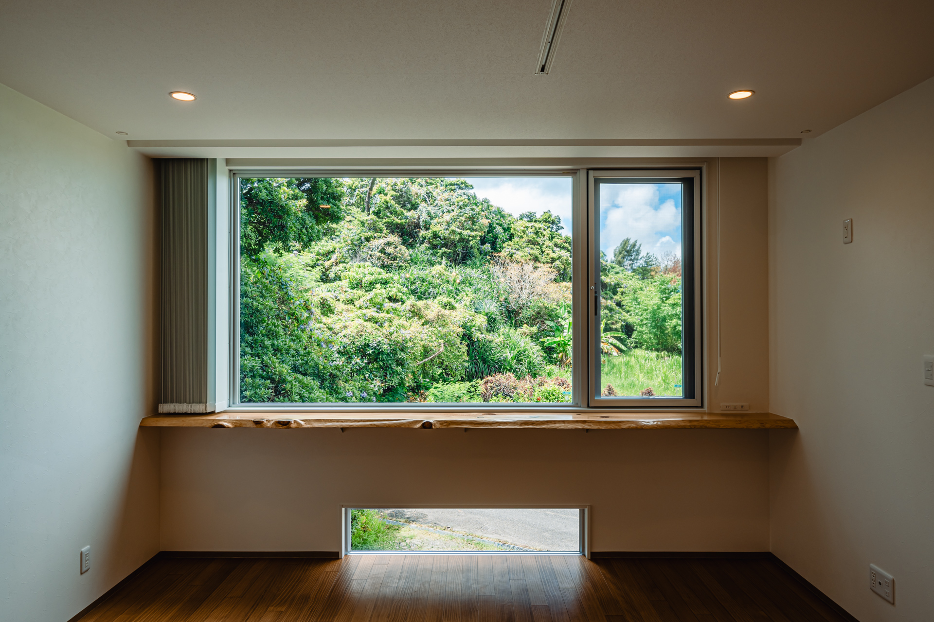 白を基調としたこだわりの二世帯住宅