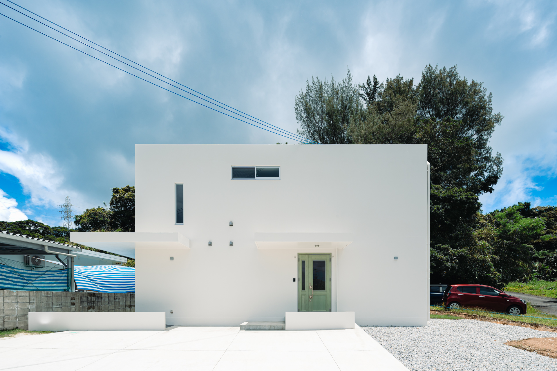 白を基調としたこだわりの二世帯住宅