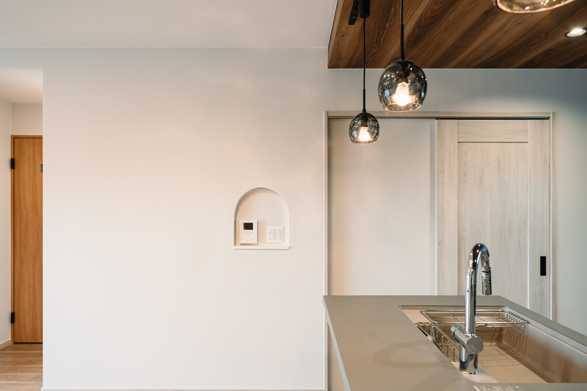 デザイン性と機能性を充実させた2階建て住宅