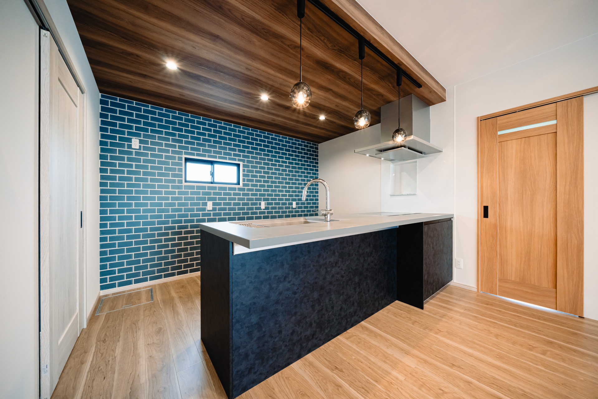 デザイン性と機能性を充実させた2階建て住宅