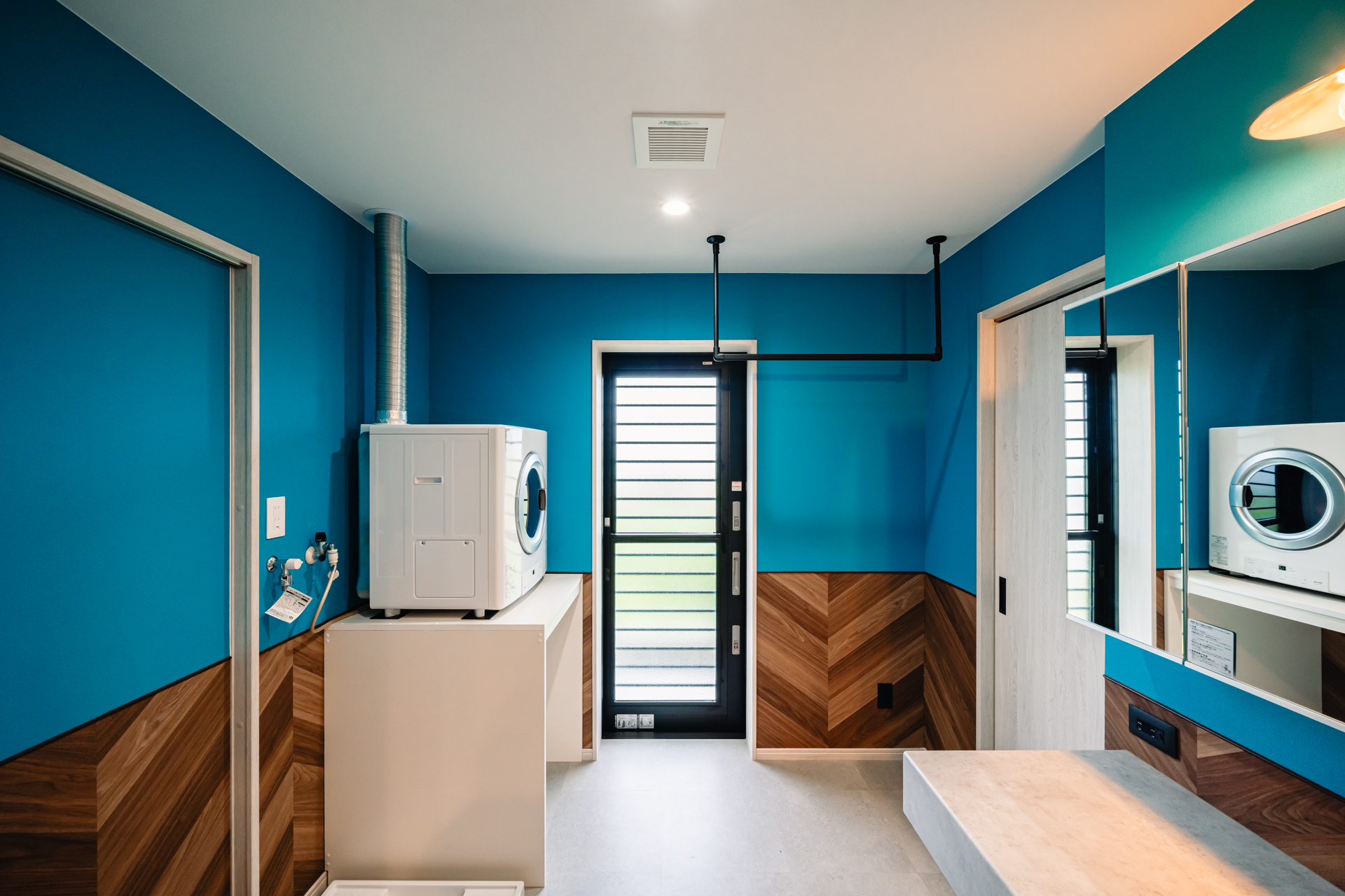 デザイン性と機能性を充実させた2階建て住宅